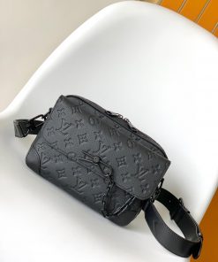 Louis Vuitton Bags M46795 Black Flower M23742 Embossed Steamer Postman Bag Features A Sleek Design That Fits The B y57z14we