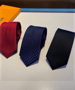 Paired with LV letter gradient tie packaging, Louis Vuitton classic tie is a must-have item ha7b8w10