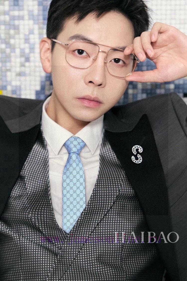 The new men's tie series horseshoe tie is rare. Every year, H Home releases a thousand diffewfhcrz7j