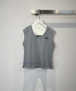 25ss Early Spring New Item New Miu College Style V-neck Sleeveless Vest High-end Gray Interpret 6goj124c