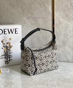 Loewe Bags Large Bento Bag~The Latest Popular Underarm Bag With Cubi Embroidery Design Comes With A Sense qw5ftz5k