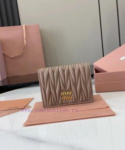 MiuMiu Bags Equipped With A Complete Set Of Original Packaging The New Pocket Wallet Is Made Of Imported To 5prj6u6n