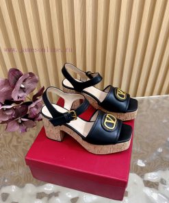 Valentino Paris Fashion Show Launches Valentino Hentian High Waterproof Platform Sandals In 202 5msprbz6