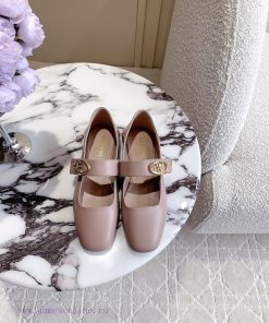Valentino's New Mary Jane Flats Classic V-button Element Make People Stand Out It's Really Swee 2r22oxxi