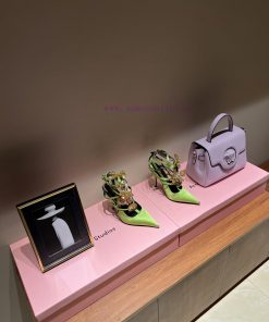 The Most2024 Milan Fashion Show Synchronized UpdateVersace: The Perfect Interpretation Of Medus 32f5gx9t