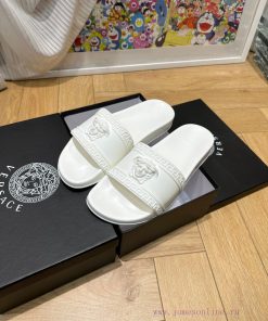 2024 Early Spring/Summer New Versace Men's Shoes Original Remake High End Men's Casual Slippers fr5huihn