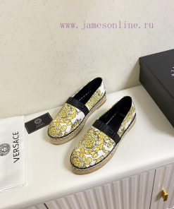P Versace's New Fisherman Shoes Top Of The Line Featuring The Brand's Exclusive Printed Fabric s98io8zi