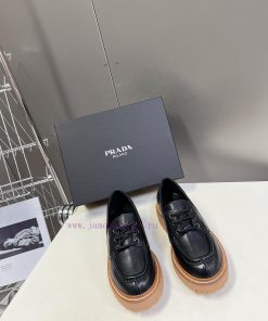 Prada Thick Soled Retro Martin Boots Leather ShoesFashionable Thick Soled Casual Motorcycle Mar qk2a5dd3