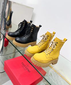 2024 Valentino Martin Boots Fashion Trend Fashion Expert Exclusive Boots Simple And Not Simple azg6jhq9