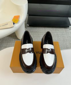 LOUI * VUITTO * | L ️ Donkey Brand 2024 New Chain Relief Design Style Thick Soled LoafersFollow jhzu3buv