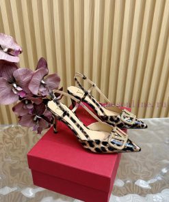 Valentino's Newly Developed Diamond Buckle Patent Leather High-heeled Sandals Series——————————S ar6biuo2