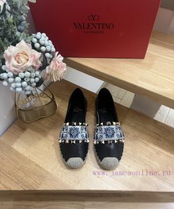 Valentino Garavani/Valentino Sheepskin New Fisherman's Shoes-Embroidery VLogo Logo-Sheepskin-He tllosww9