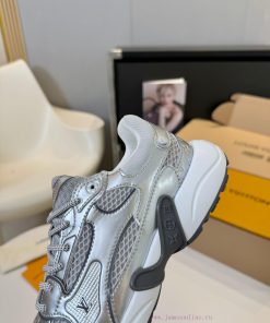 The New LV Couple's Sports Shoes For 2025 Are On The Rise Synchronized With The Official Websit 899fxp55