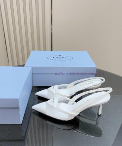 PRADA/PRADA Classic Spring/SummerTriangle Sandals SeriesThe Simple Design Is Probably Its Most oy5vtl79