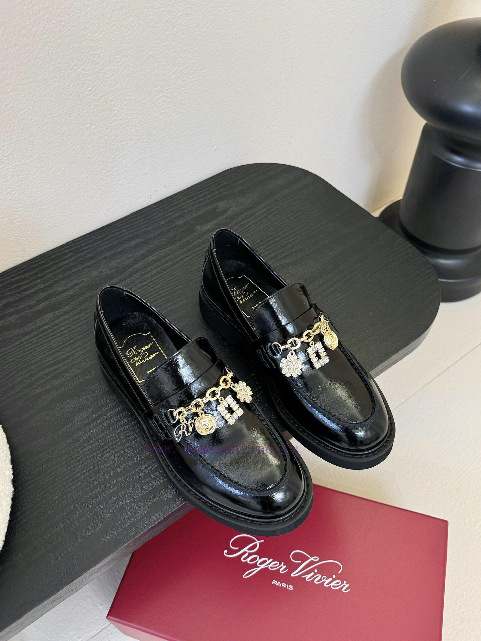 RV Loafers Look Good When Half Towed Until TakeoffThe Newly Launched Le Fu Shoes Are More Elega x1hldd7y