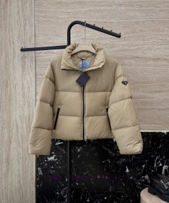 8331 New Down Jacket ️Prada Triangle Logo Triangle Logo Letter Printed Stand Up Collar Short Lon dqf9uqi5