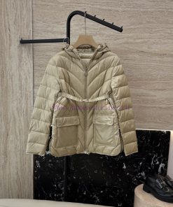 M358 New Down Jacket ️Moncler Top Edition Super Slimming 90% White Goose Down Down Jacket Bei lg3o4nd8