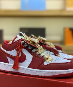 Air Jordan 1 Low Cut White And RedAs The End Of The Year Approaches There Will Be Many Happy Ev i5ca2pcu