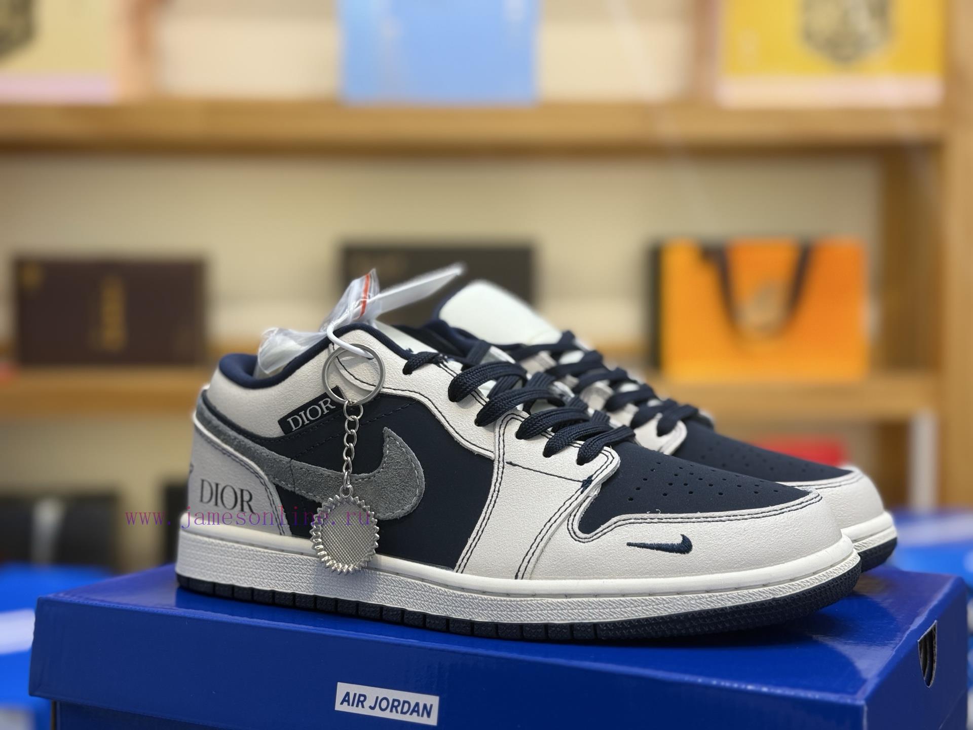 Nike Air Jordan 1 Low Custom Color SchemeCustomized AJ Collaboration - High-end Customized Low 12tk7lz3