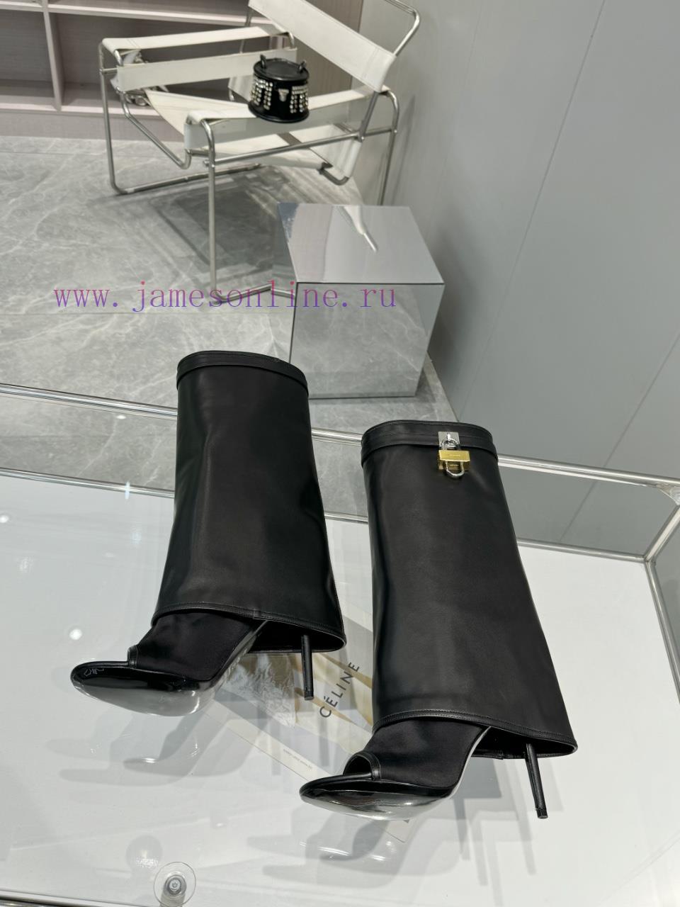 The MostGIVENCHY's New Sloping Heel Height Increasing And Slimming Shark BootsThe Pants And Boo kspvqnaa