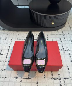 New Must-have Shoe Cabinet Ferragamo 2024 New Letter Square Buckle Single ShoesThe Price Of Fer 1zlvh9yv