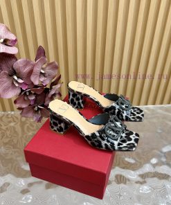 Valentino's Newly Developed Diamond Buckle Patent Leather High-heeled Sandals Series——————————H cq2mh5f7