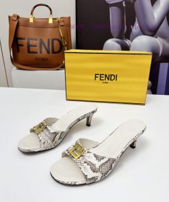Fendi's New Square Buckle Trailer 36-424142 CustomizedGenuine Leather Outsole Update Time:2025- rcu8tlv5