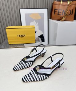 Fendi's New Model Launches Color Blocked CookingSize 35-4041.42. CustomizedpriceFollow Height 5 8anal9nf