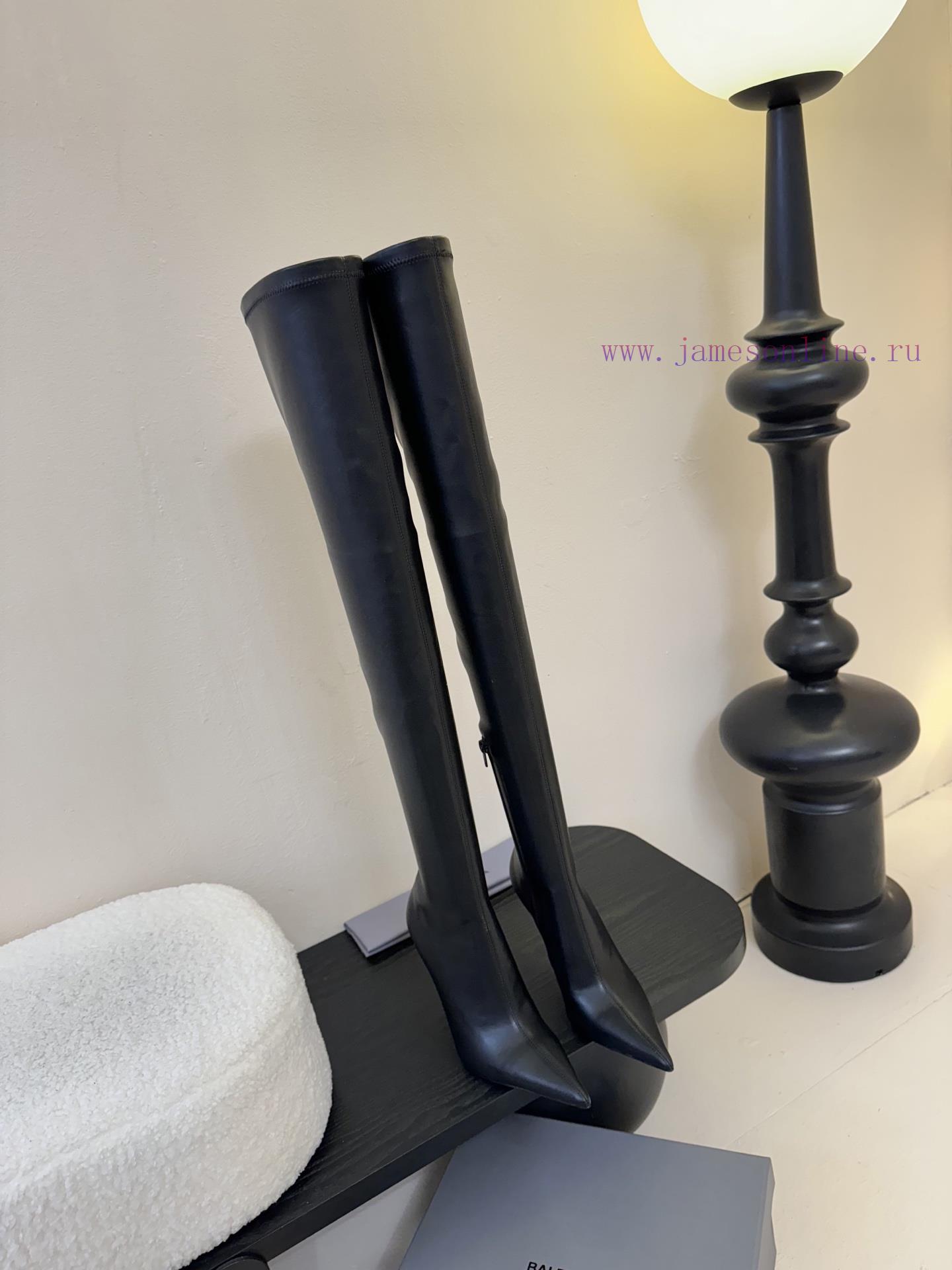 Balenciaga Pointed Zipper BootsIt's So Cool To Want To Become A Woman From A Parisian Family. T ha1arkca
