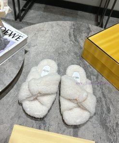 Fendi Autumn/Winter New Cross Wool SlippersFurry And Super Cute Comfortable And Fashionable On xe5zzaja