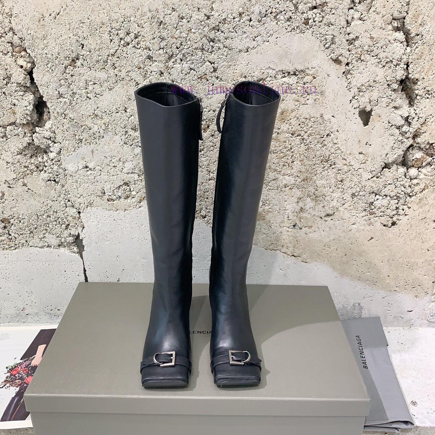 The New BALENCIAGA 25 Square Toe Boots Are Cool And Stylish With A Unique Folding Design That I jc6t41zm