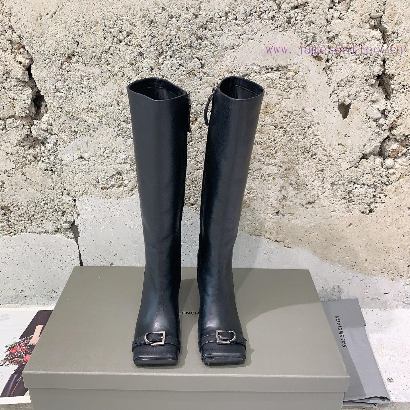 The New BALENCIAGA 25 Square Toe Boots Are Cool And Stylish With A Unique Folding Design That I jc6t41zm - Image 2