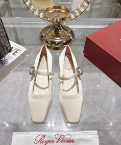 𝐑𝐨𝐠𝐞𝐫𝐕𝐢𝐯𝐢 * RV 25ss New Single Shoe With A Straight Strap And Double Diamond Buckle Showing Off xf2s6myn