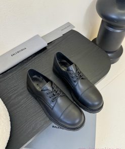Balenciaga Parisian Fashion Show's Le Fu Shoes Are A Heavyweight New Product At Paris Fashion W n2ftsf48