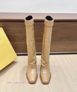 Purchasing GradeFendi's Classic Autumn And Winter Boots Have Become Popular Featuring A Combina 13fpk0wn