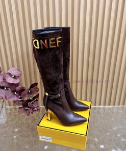 2025 Fashion Show New FENDI Hollowed Out Thick Heel Boots With 2 Different Fabrics Are Super Po qqrlvw7v