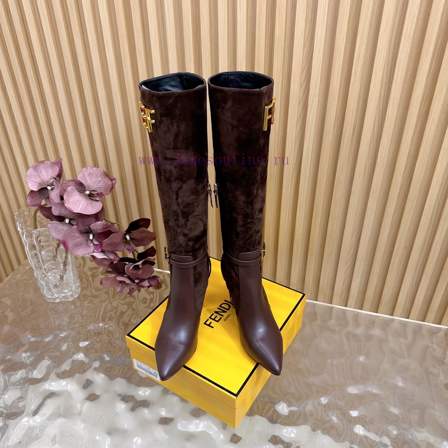 2025 Fashion Show New FENDI Hollowed Out Thick Heel Boots With 2 Different Fabrics Are Super Po qqrlvw7v - Image 5