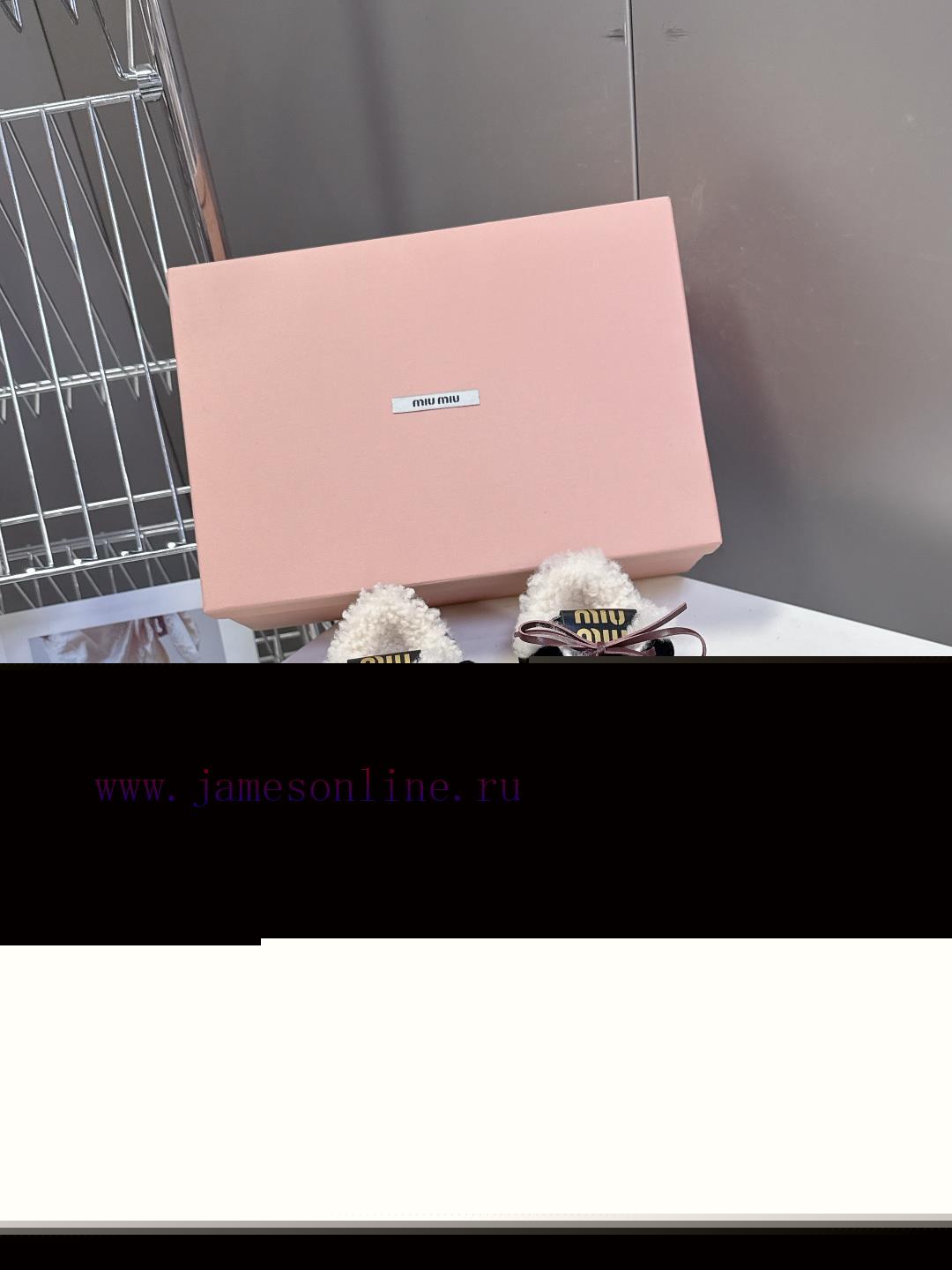 MiuMiu's Latest Fashion Show Retro Fur Shoes German Training ShoesThe Item With The Highest App lek4e9us - Image 2