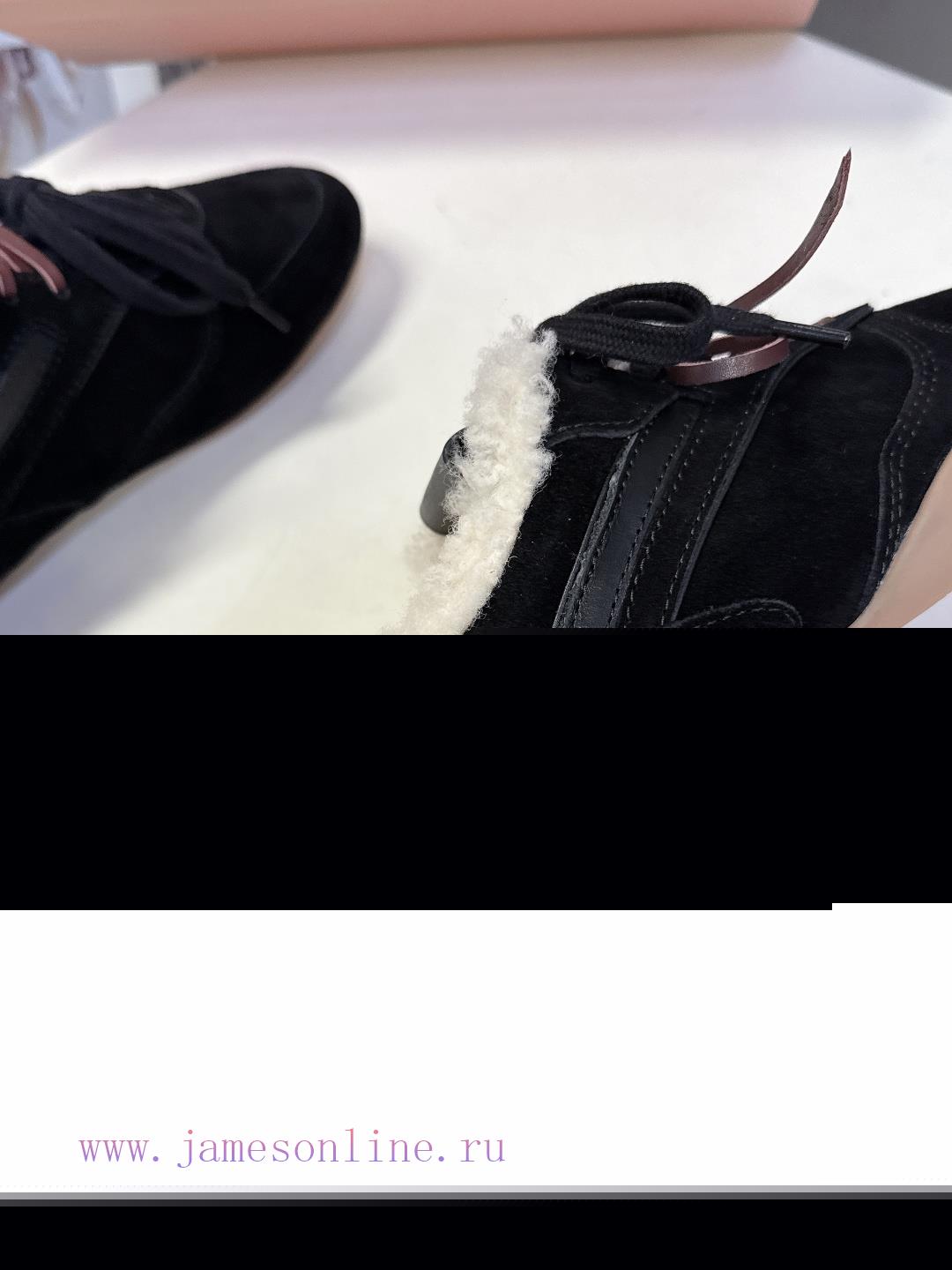 MiuMiu's Latest Fashion Show Retro Fur Shoes German Training ShoesThe Item With The Highest App lek4e9us - Image 10