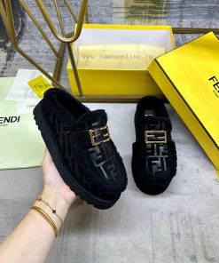 FENDI's Latest Casual Round Toe Flat Half Slippers Are Made Of Black Suede Material With Raised 1ive9dyq