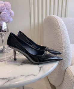 The Rear Empty Version Can Be Used As A Metal Triangle LogoPrada Classic Patent Leather Pointed w9kfa57n