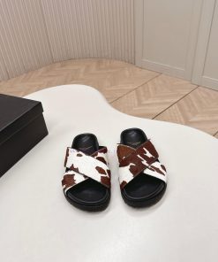 New Yves Saint Laurent YSL 26 Sandals ReleasedThis Flat Sandal Reminds People Of Hedi Slimane's xwfg4r4g