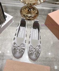 26ss Spring/Summer New MIUMIU Latest Fashion Style Round Head Bow Silk Satin Ballet Shoes Cryst vpvckj9j