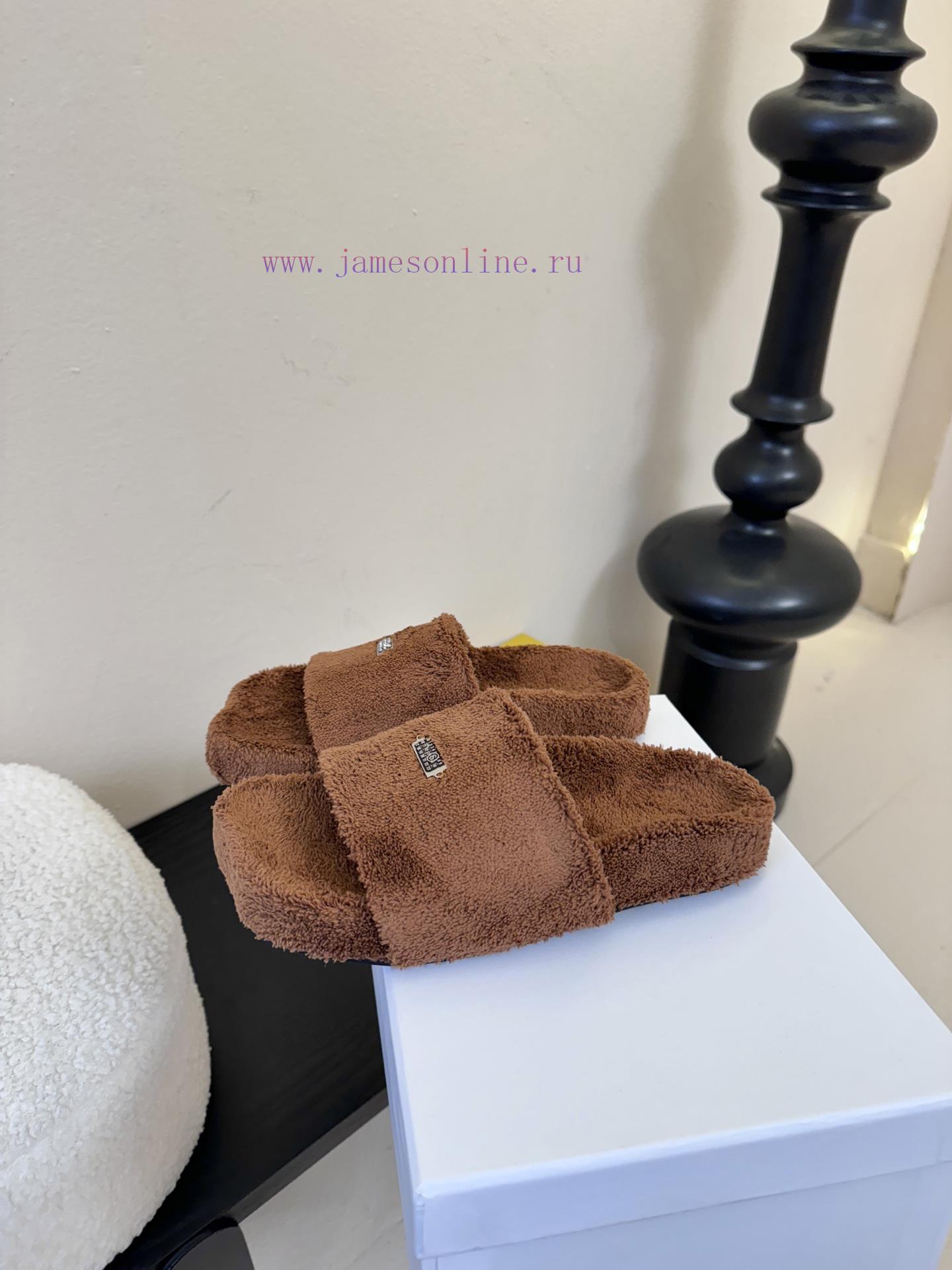 MM6 New Casual Fur MopSimplicity Is The King's Way Exuding A Casual And Lazy Feeling. The Desig bvj34t3z - Image 6