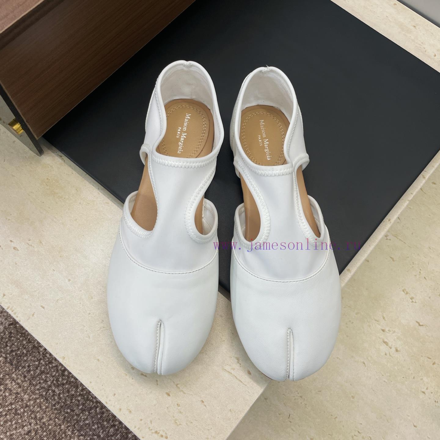 Maison Margiela 2026 Early Spring New Flat Jelly Colored Women's Shoes MM6 Letter Logo Hollow O zn89muti - Image 2