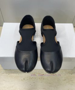 Maison Margiela 2026 Early Spring New Flat Jelly Colored Women's Shoes MM6 Letter Logo Hollow O 28zjxc2e