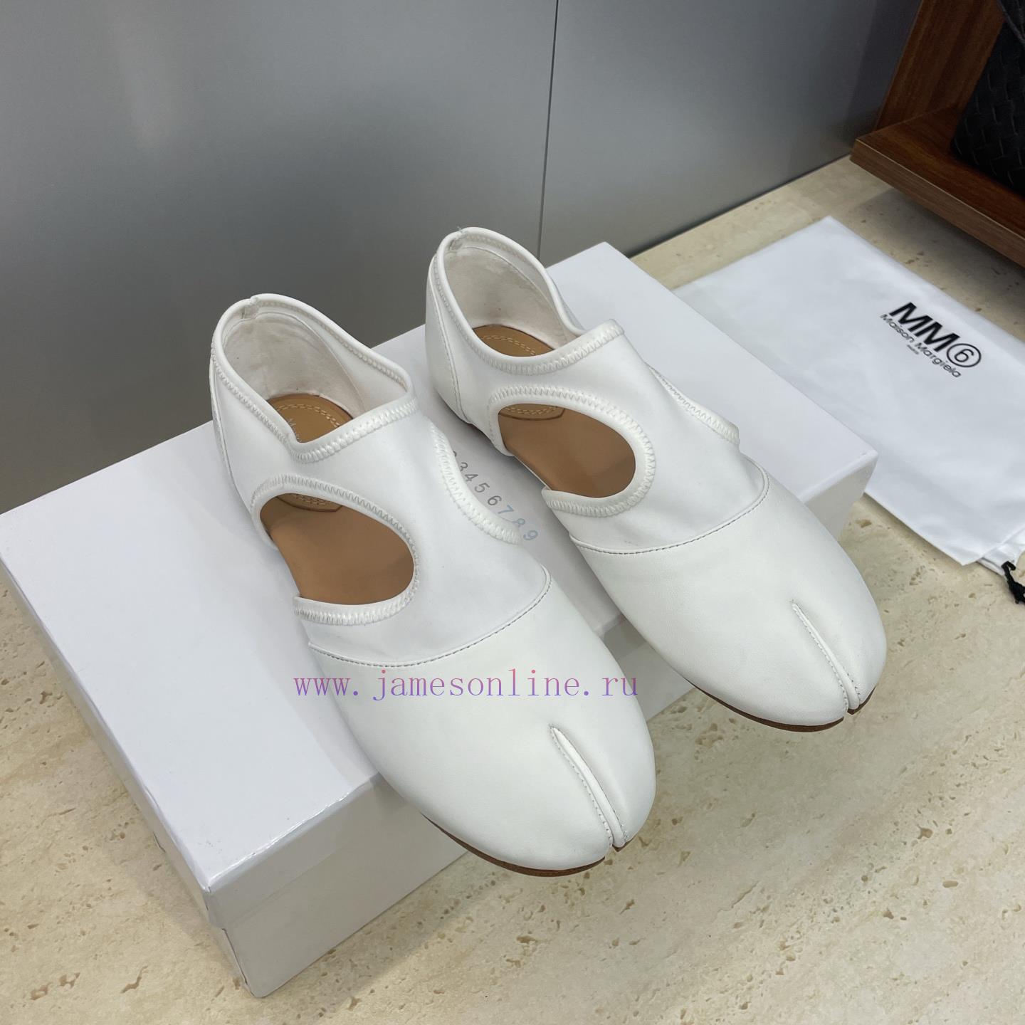 Maison Margiela 2026 Early Spring New Flat Jelly Colored Women's Shoes MM6 Letter Logo Hollow O zn89muti - Image 4