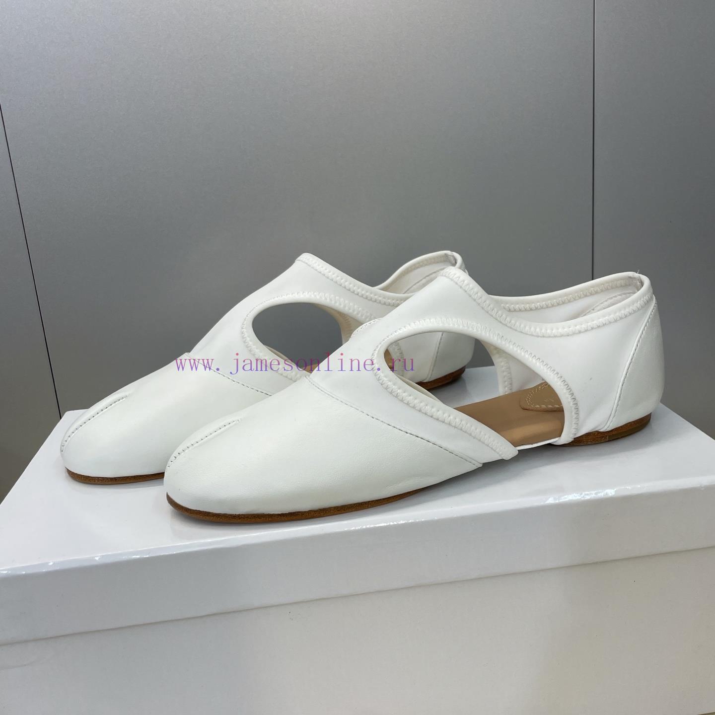 Maison Margiela 2026 Early Spring New Flat Jelly Colored Women's Shoes MM6 Letter Logo Hollow O zn89muti - Image 6