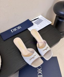 Dior | Dior's Early Spring New Product Runway Show Fake Style Flat Slippers Hard Goods New Purc 04pococs