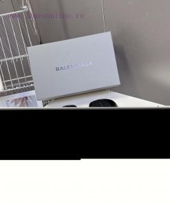 BALENCIAGA Balenciaga's Latest Fashion Show For Couples Half Drag With Over A Hundred Instagram 2jz4gjv8